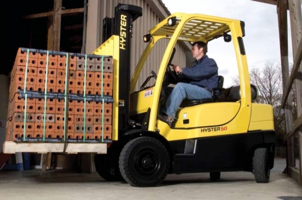 hyster forklift 1 600x398 Things to Keep in Mind Before Purchasing a Used Hyster Forklift.